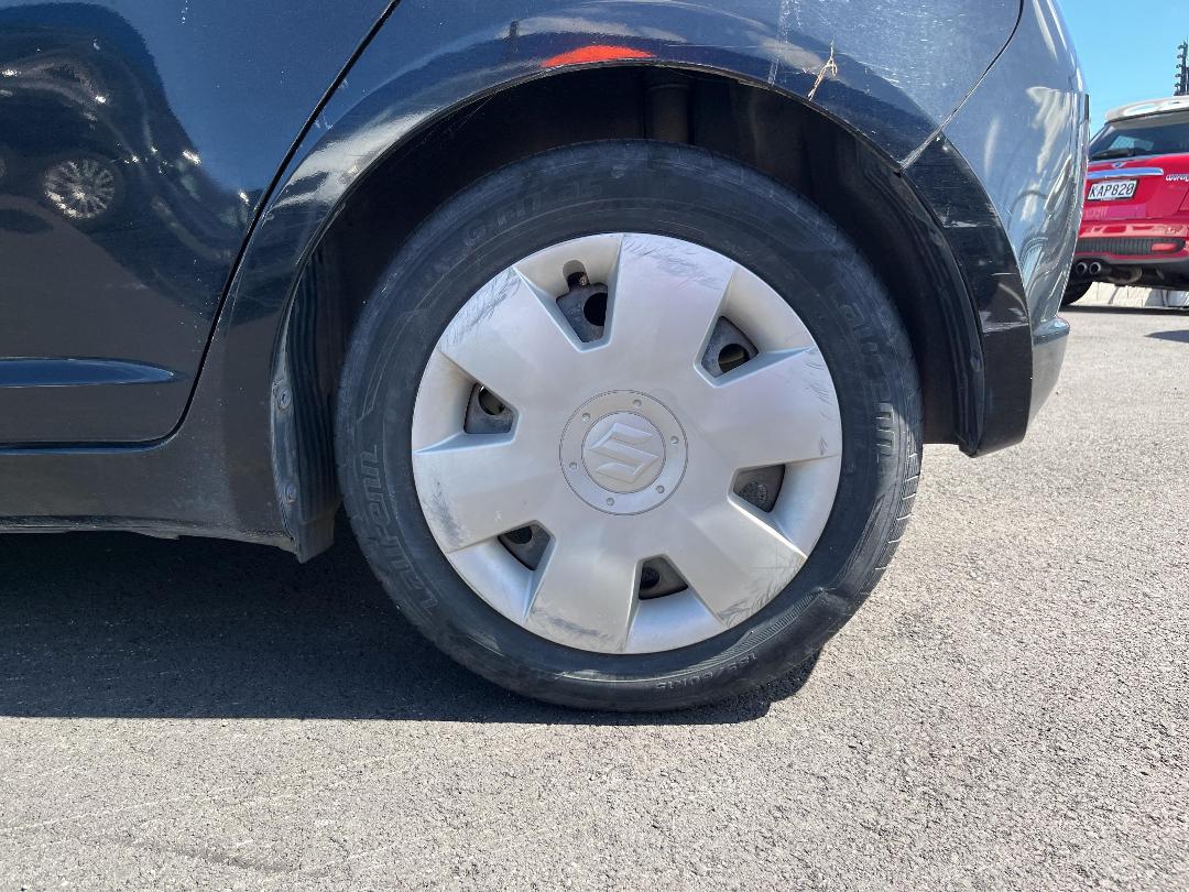 Photo '9' of Suzuki Swift