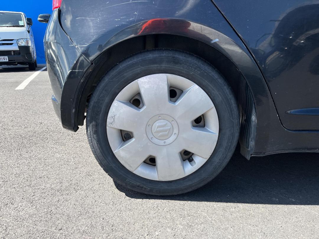 Photo '10' of Suzuki Swift