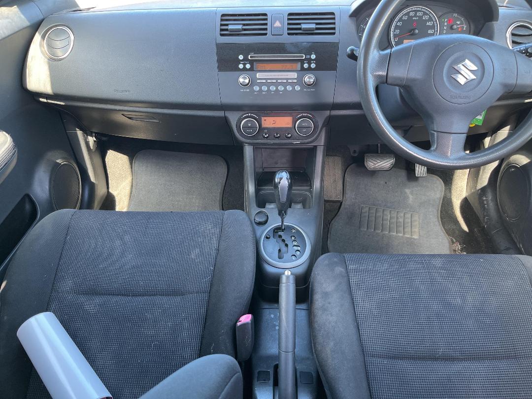 Photo '16' of Suzuki Swift