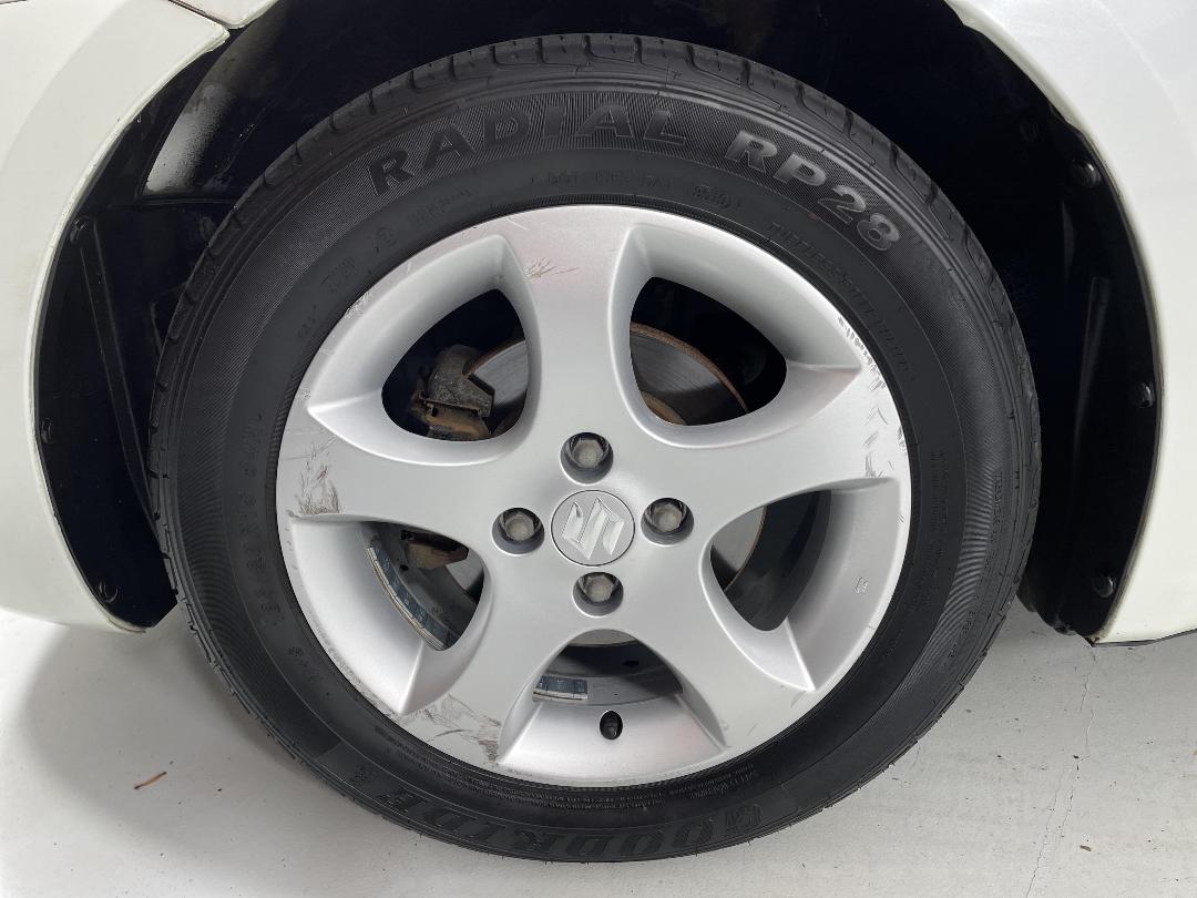 Photo '10' of Suzuki Swift