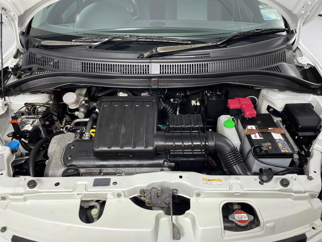 Photo '13' of Suzuki Swift