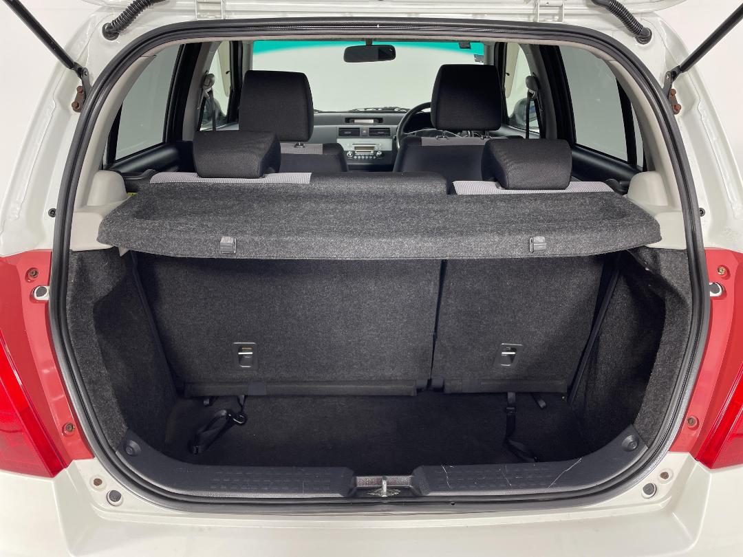 Photo '14' of Suzuki Swift