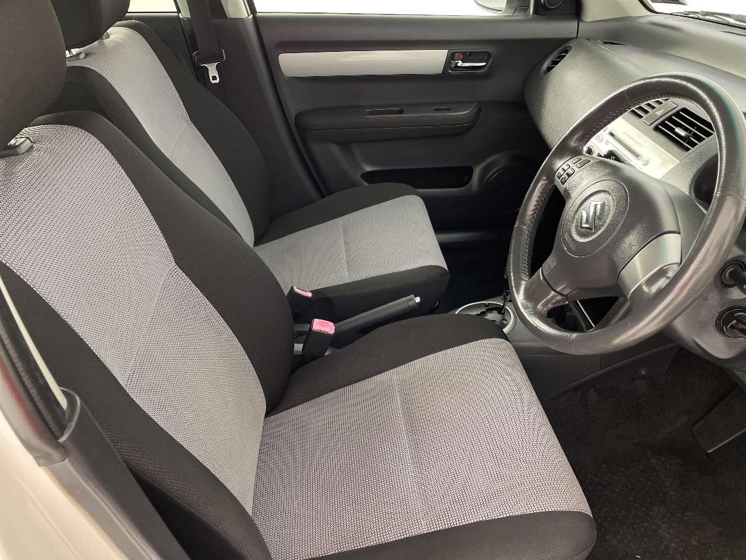 Photo '16' of Suzuki Swift