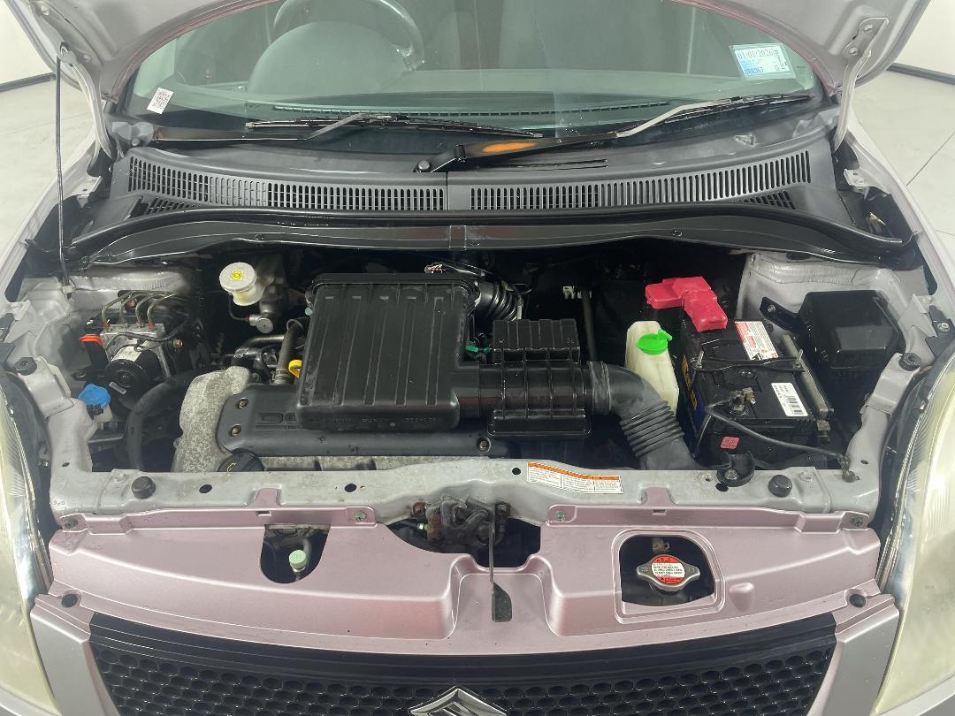 Photo '13' of Suzuki Swift