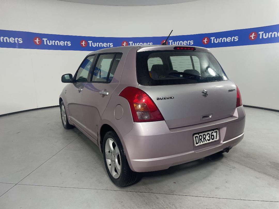 Photo '5' of Suzuki Swift