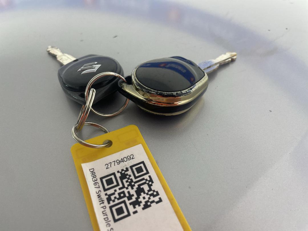 Photo '22' of Suzuki Swift