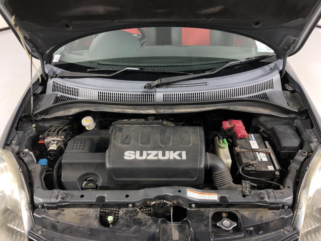 Photo '13' of Suzuki Swift