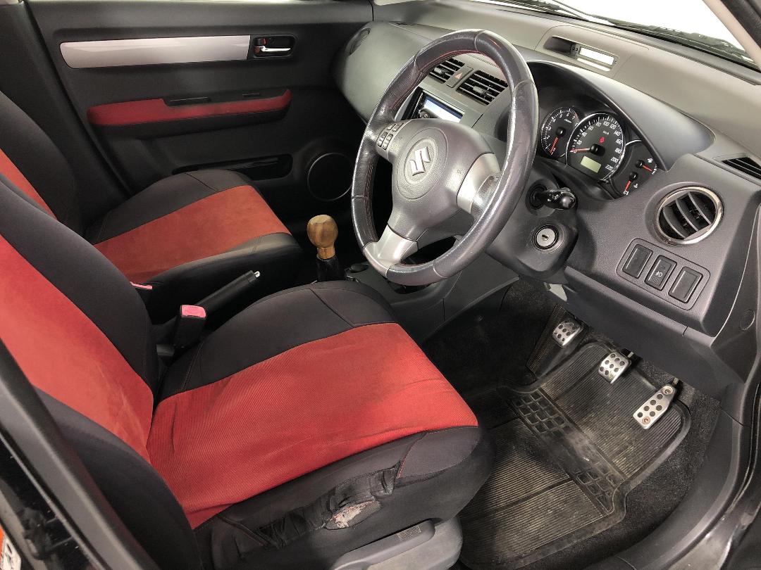 Photo '16' of Suzuki Swift