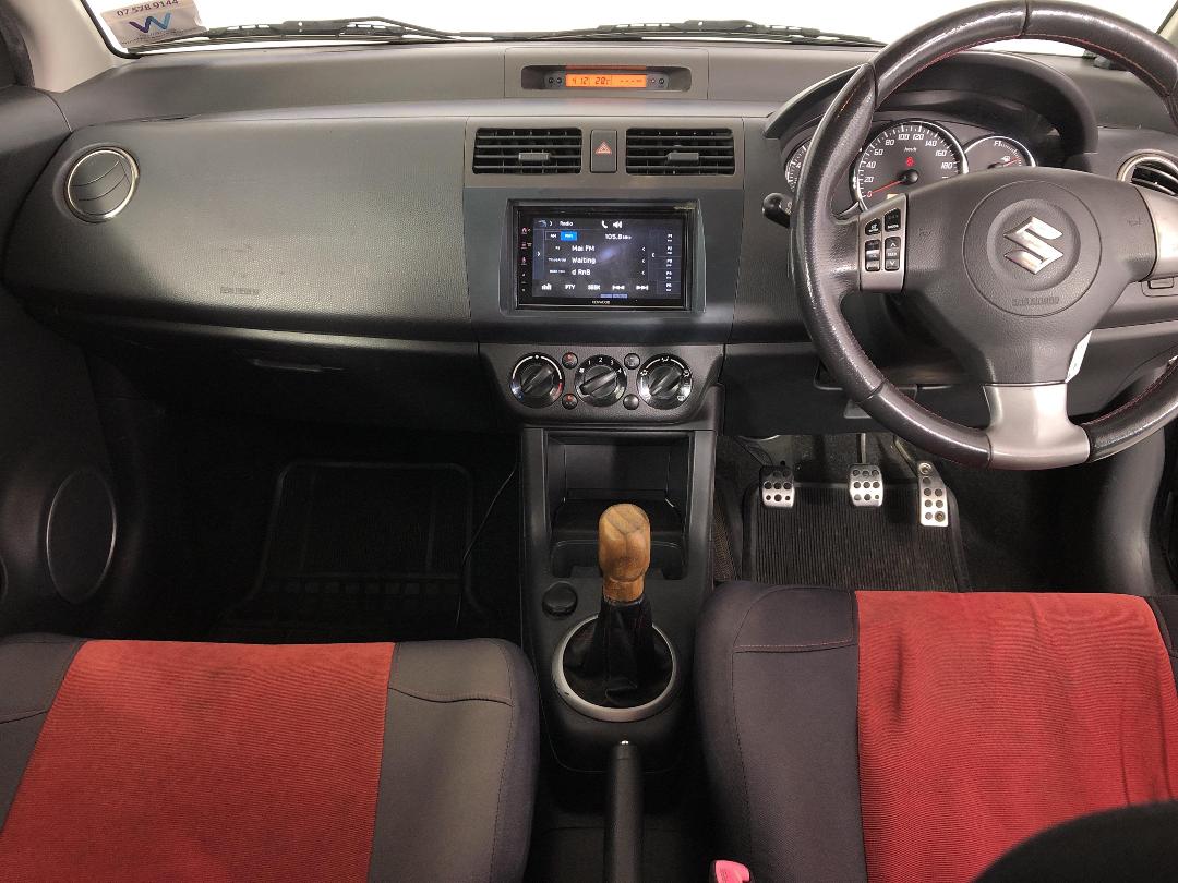 Photo '17' of Suzuki Swift