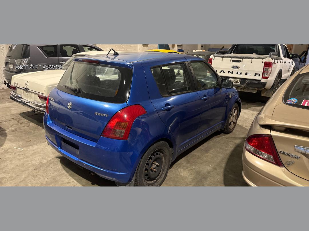 Photo '3' of Suzuki Swift Glxh Photo '3' of Suzuki Swift Glxh