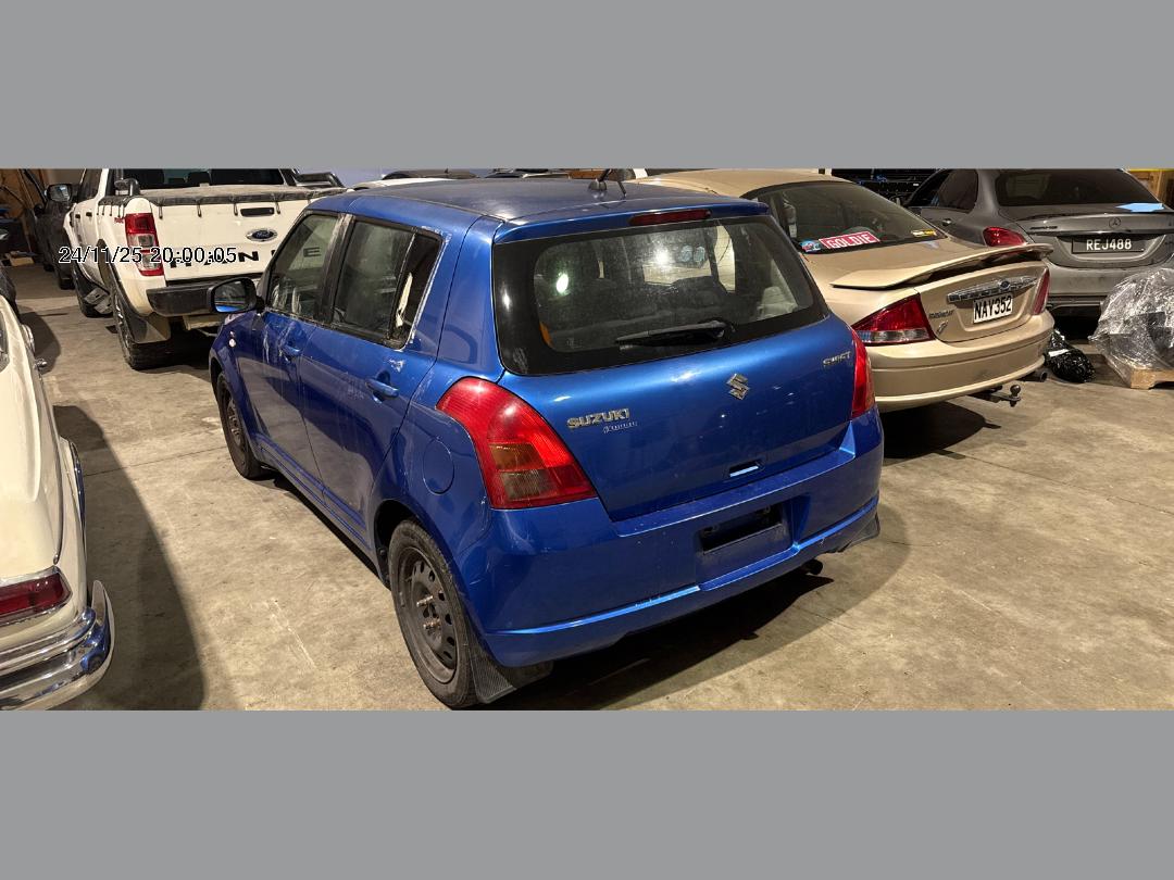 Photo '4' of Suzuki Swift Glxh Photo '4' of Suzuki Swift Glxh