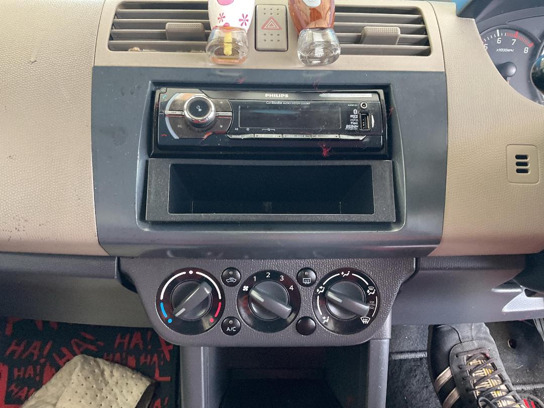 Photo '11' of Suzuki Swift