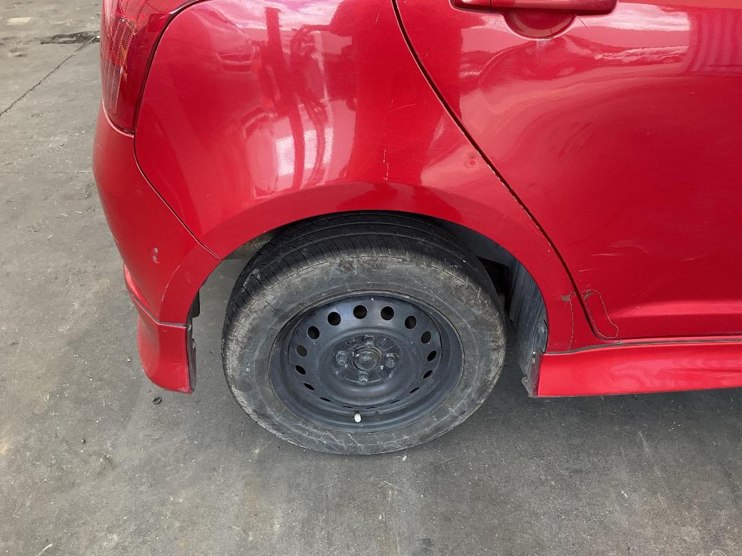 Photo '17' of Suzuki Swift