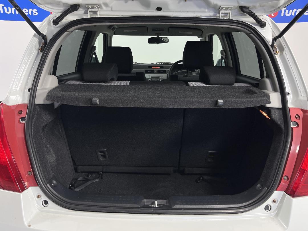 Photo '14' of Suzuki Swift Photo '14' of Suzuki Swift