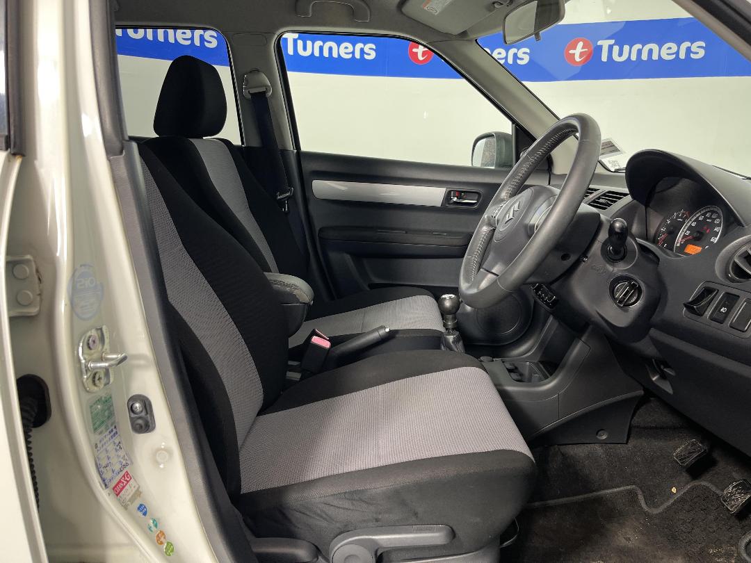 Photo '16' of Suzuki Swift Photo '16' of Suzuki Swift