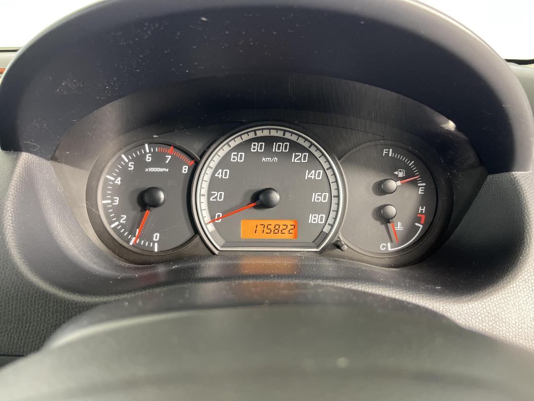 Photo '21' of Suzuki Swift Photo '21' of Suzuki Swift