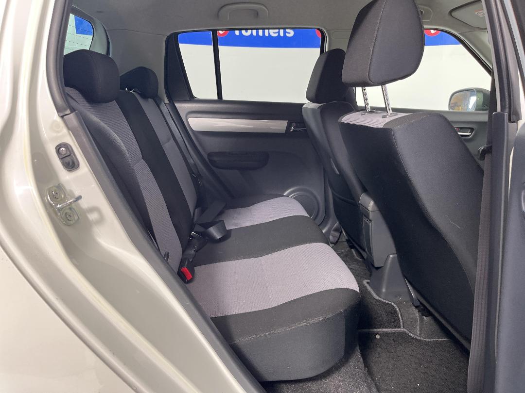 Photo '20' of Suzuki Swift Photo '20' of Suzuki Swift