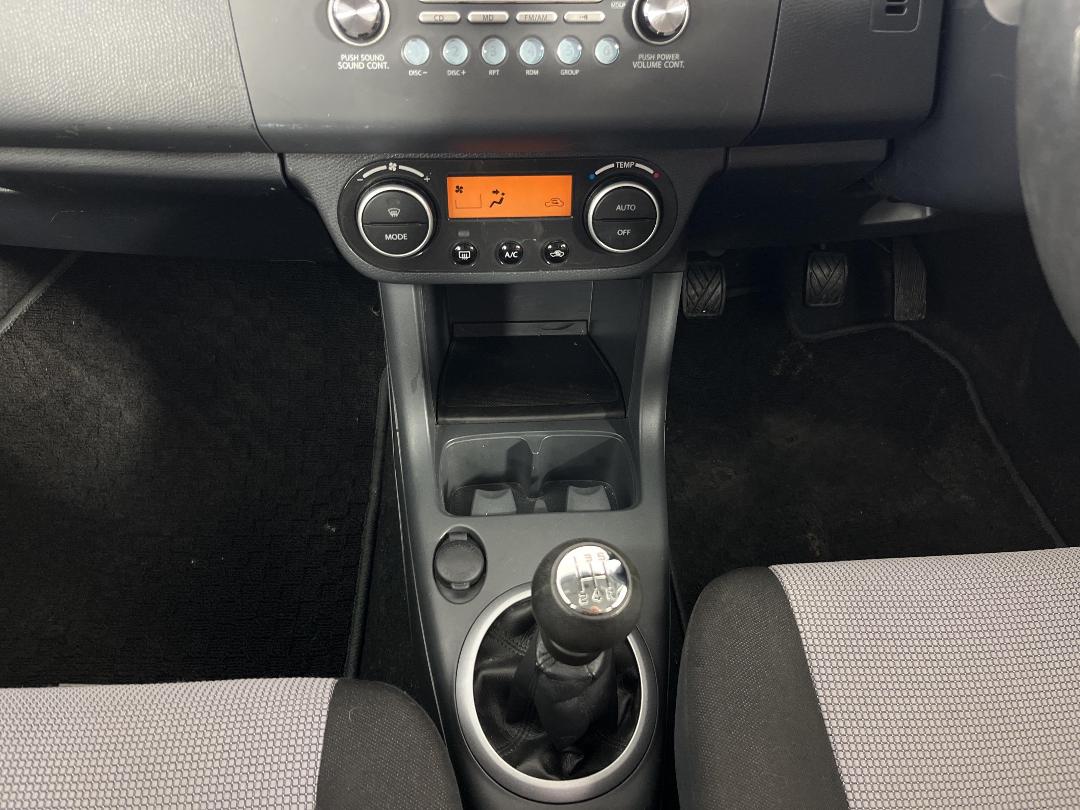 Photo '18' of Suzuki Swift Photo '18' of Suzuki Swift