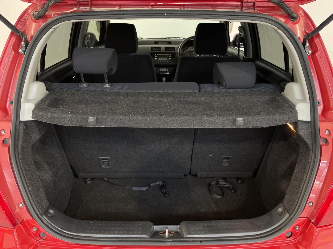 Photo '14' of Suzuki Swift