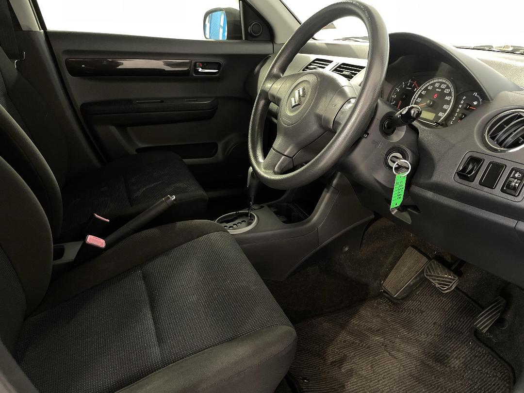 Photo '16' of Suzuki Swift