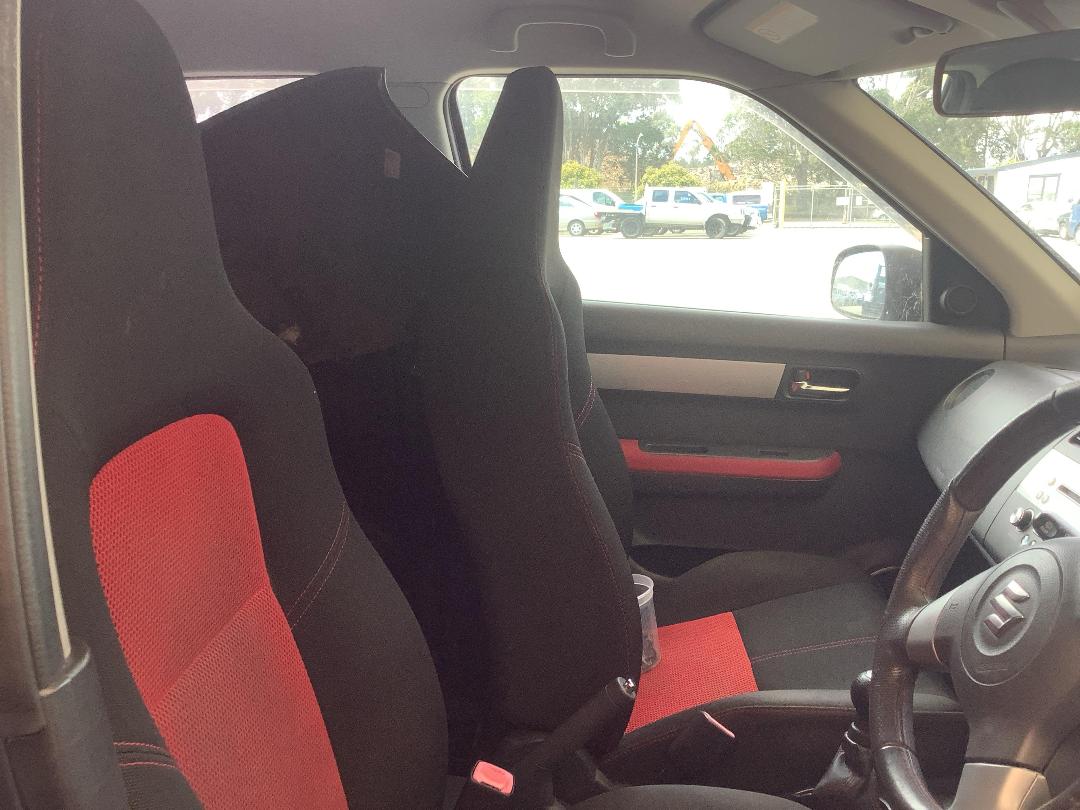 Photo '13' of Suzuki Swift Sport