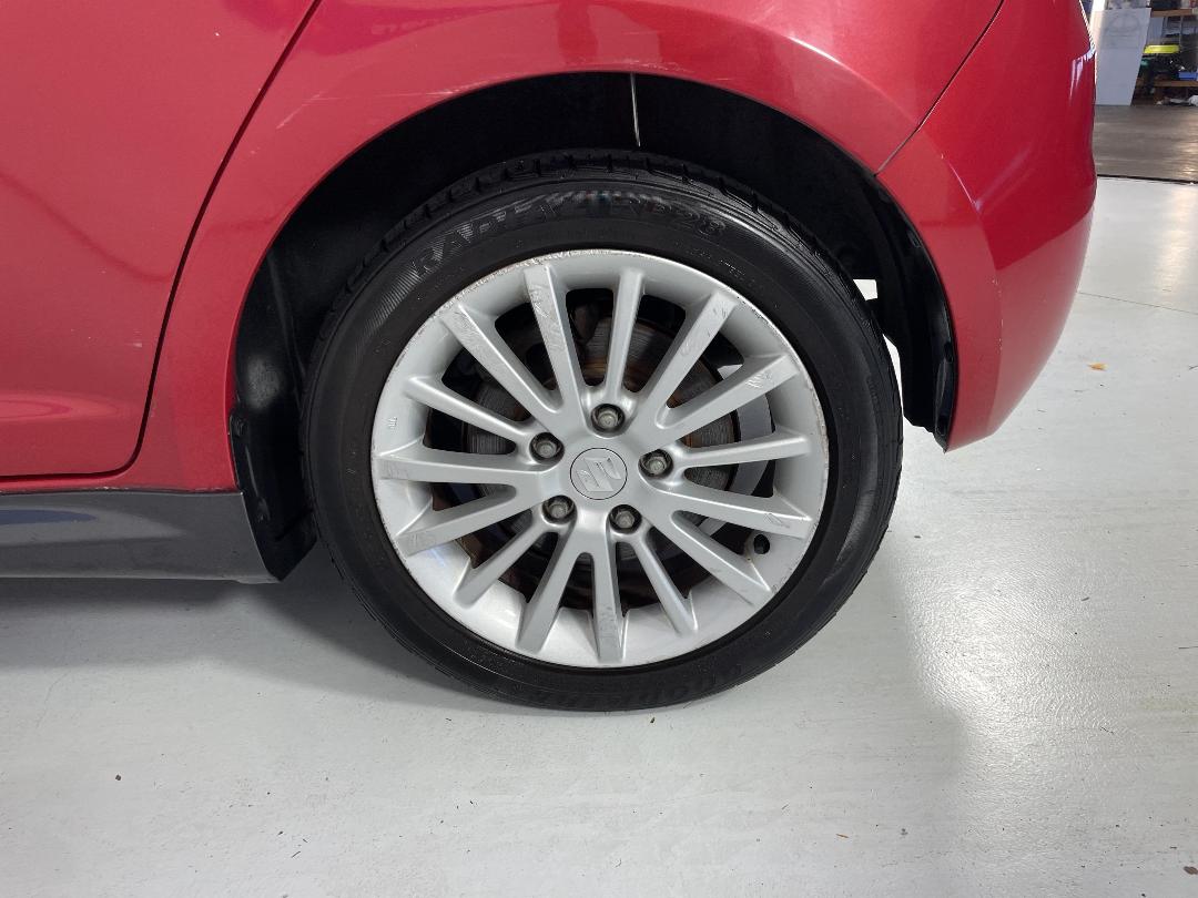 Photo '11' of Suzuki Swift Photo '11' of Suzuki Swift