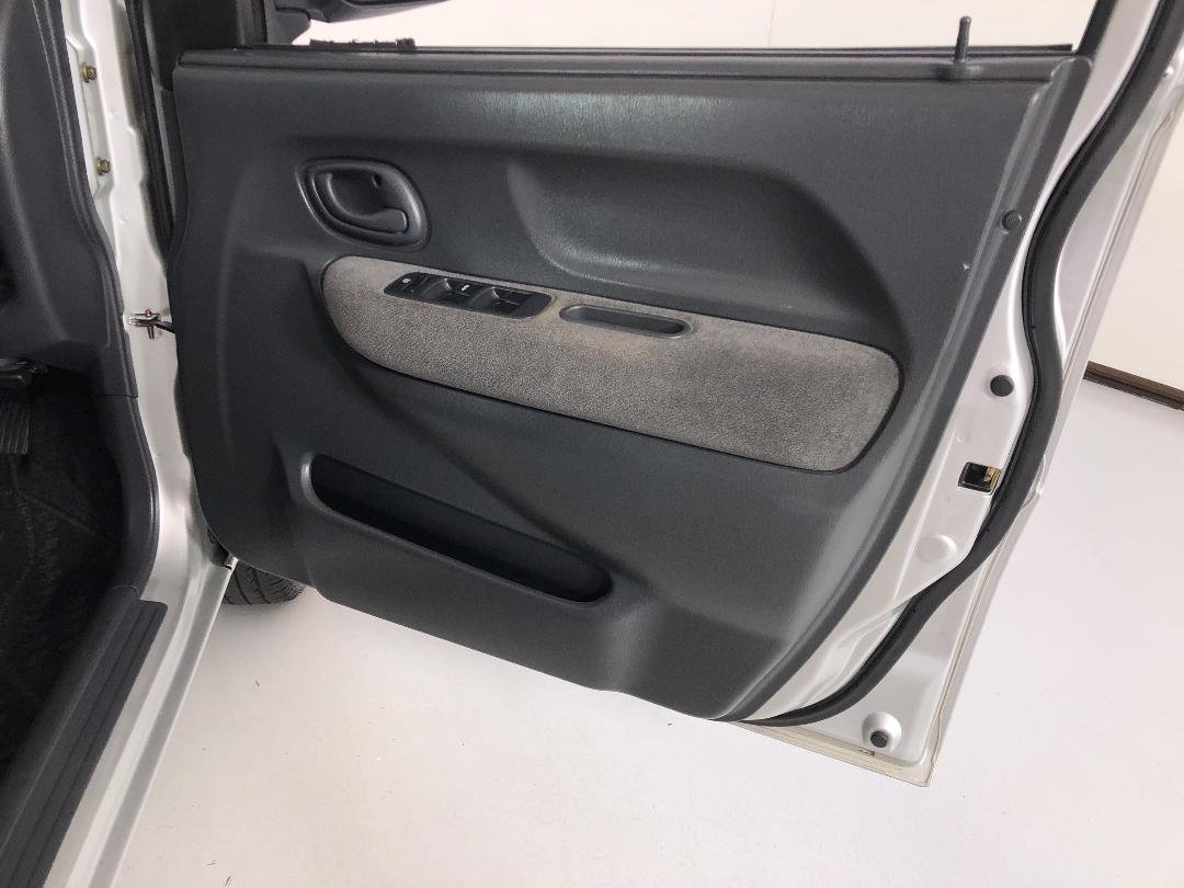 Photo '15' of Suzuki Swift