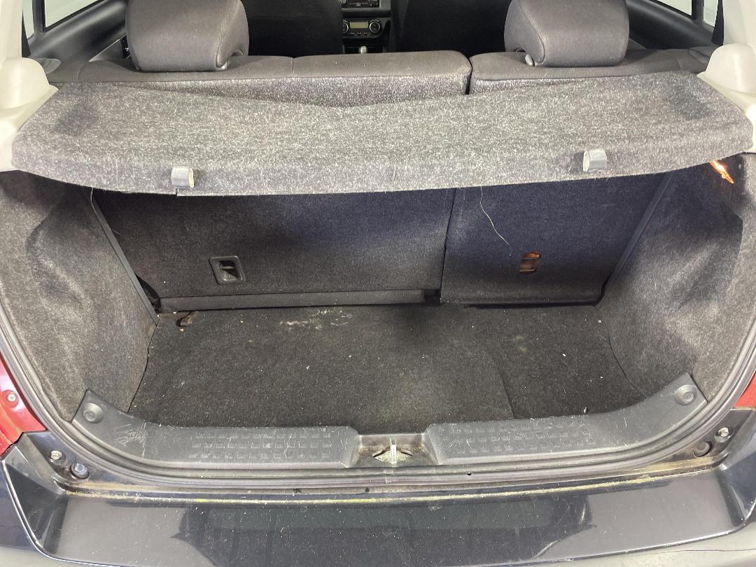 Photo '12' of Suzuki Swift Photo '12' of Suzuki Swift