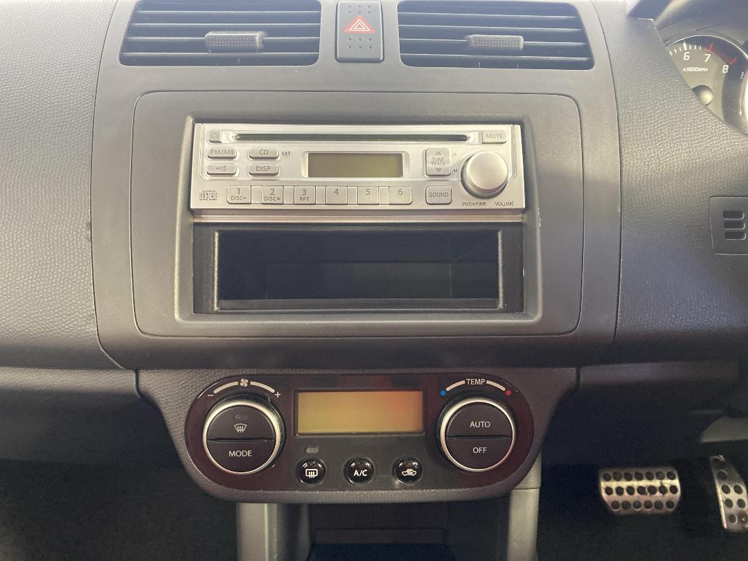 Photo '18' of Suzuki Swift Photo '18' of Suzuki Swift