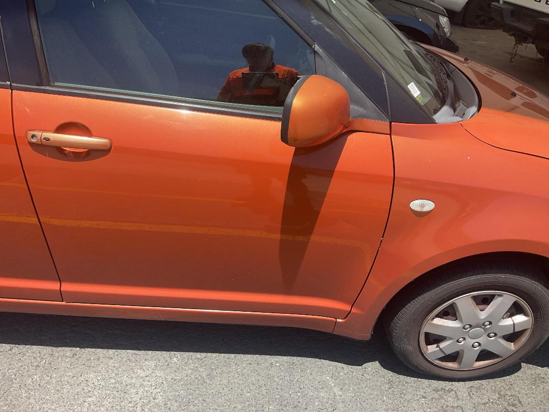 Photo '3' of Suzuki Swift Photo '3' of Suzuki Swift