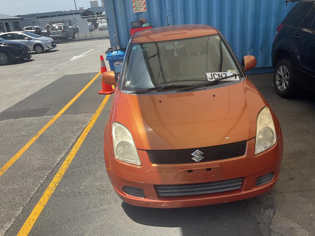 Photo '5' of Suzuki Swift Photo '5' of Suzuki Swift