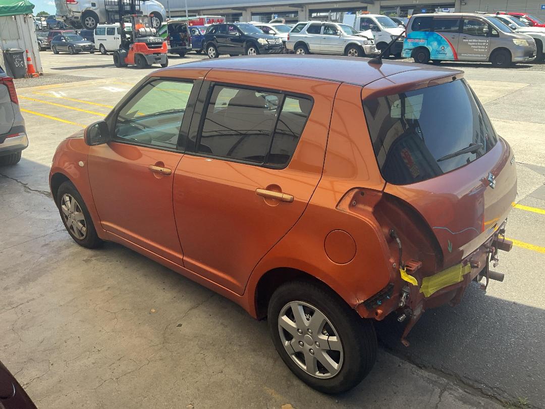 Photo '8' of Suzuki Swift Photo '8' of Suzuki Swift