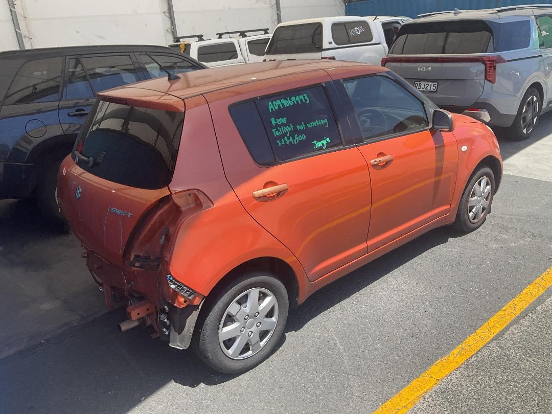 Photo '12' of Suzuki Swift Photo '12' of Suzuki Swift