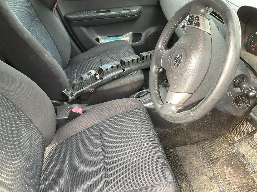 Photo '13' of Suzuki Swift Photo '13' of Suzuki Swift