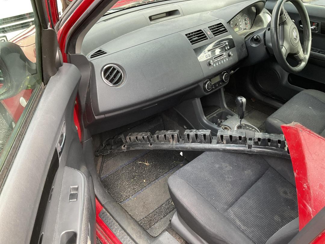 Photo '15' of Suzuki Swift Photo '15' of Suzuki Swift