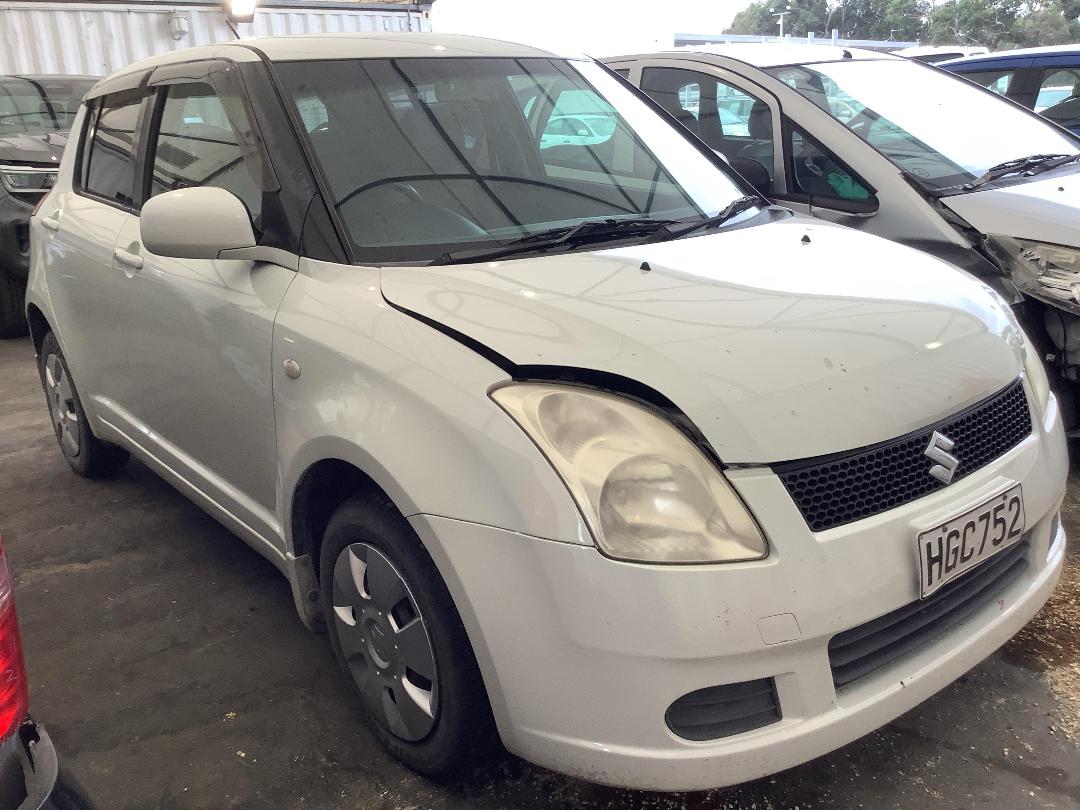 Photo '2' of Suzuki Swift Photo '2' of Suzuki Swift