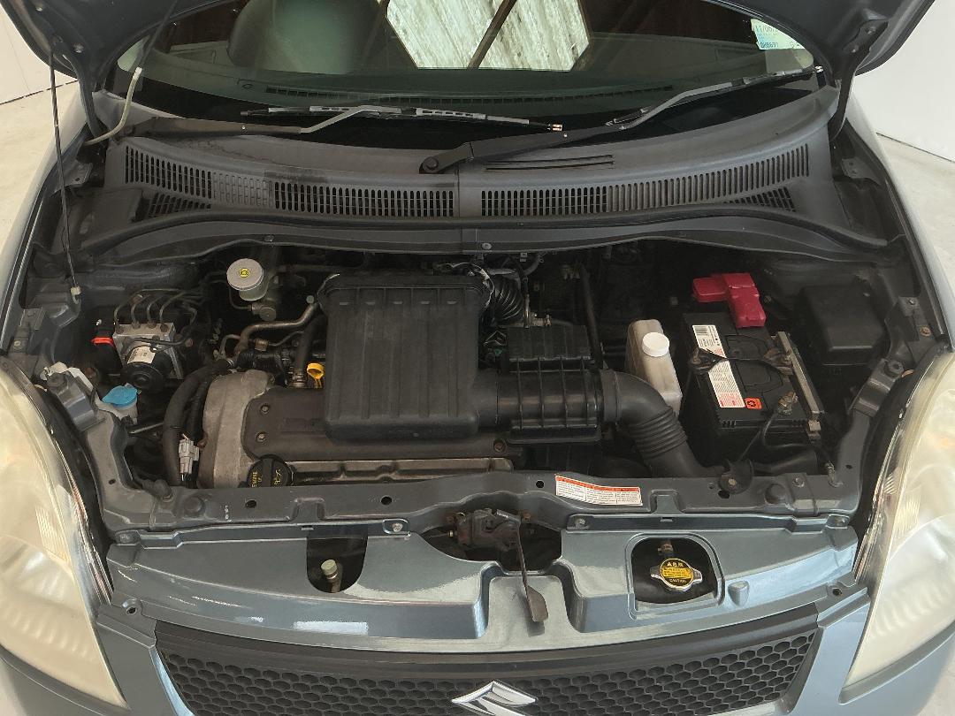 Photo '13' of Suzuki Swift