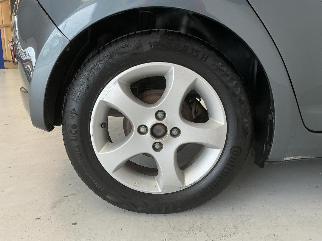 Photo '12' of Suzuki Swift