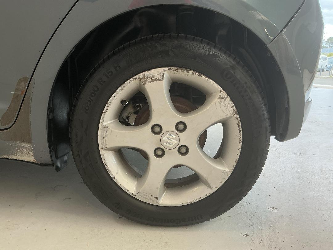 Photo '11' of Suzuki Swift