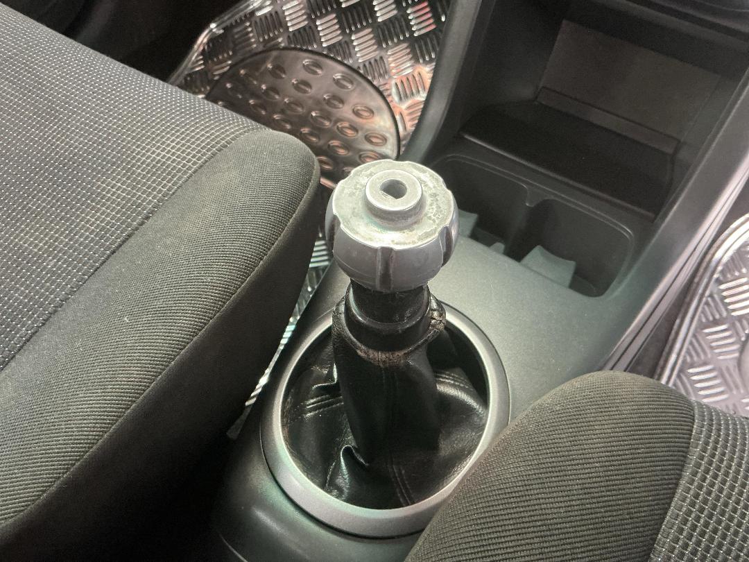 Photo '23' of Suzuki Swift