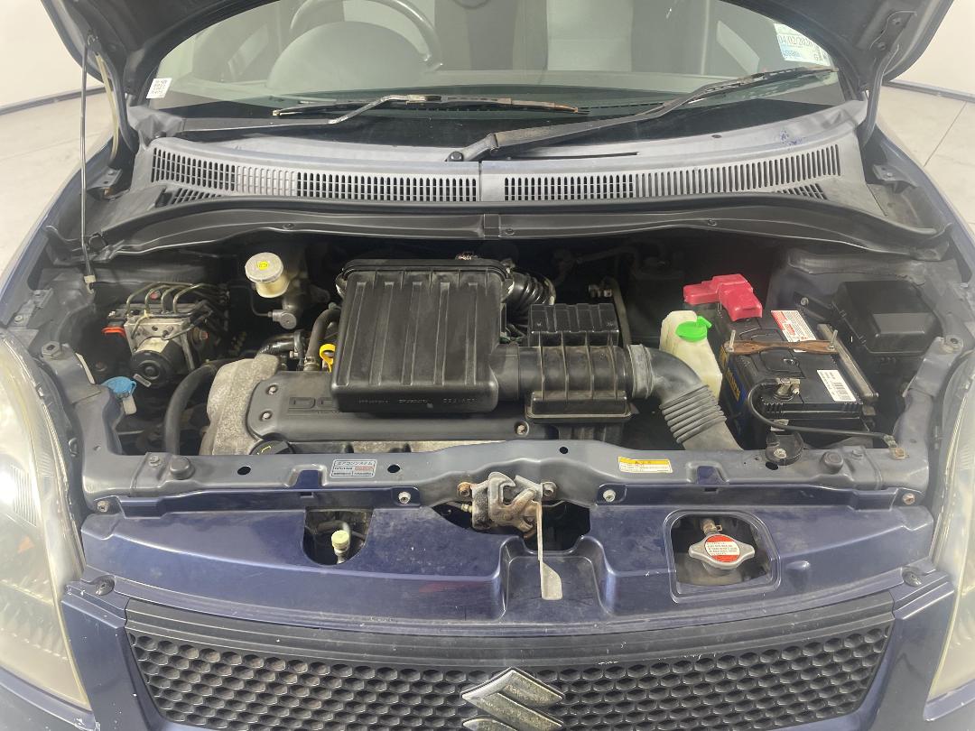 Photo '13' of Suzuki Swift