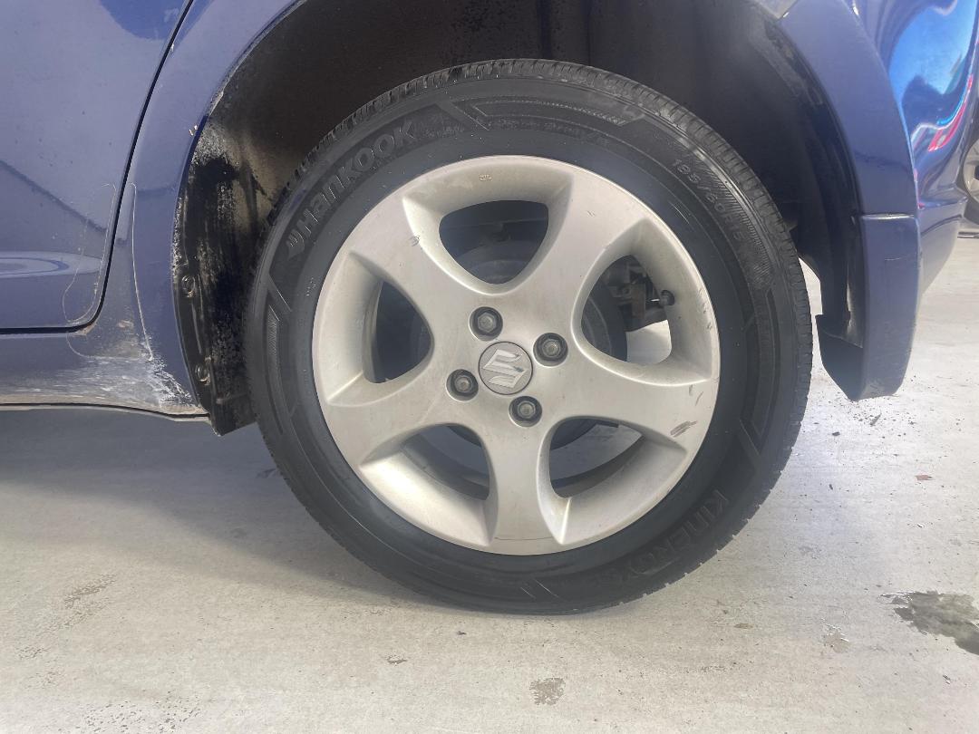 Photo '11' of Suzuki Swift