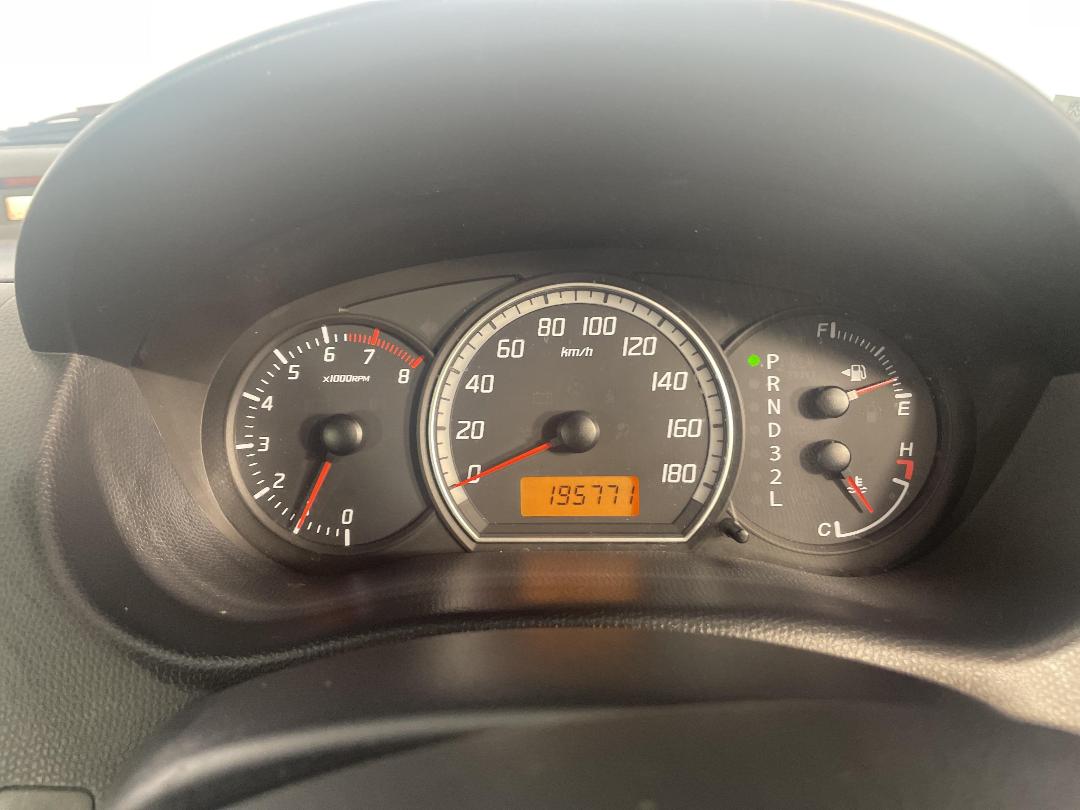 Photo '21' of Suzuki Swift