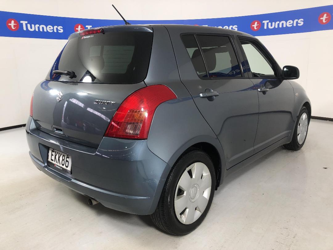 Photo '7' of Suzuki Swift