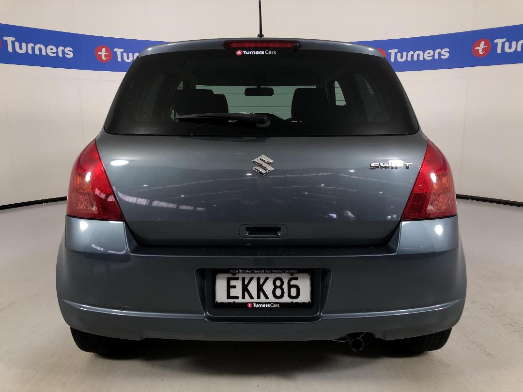 Photo '6' of Suzuki Swift