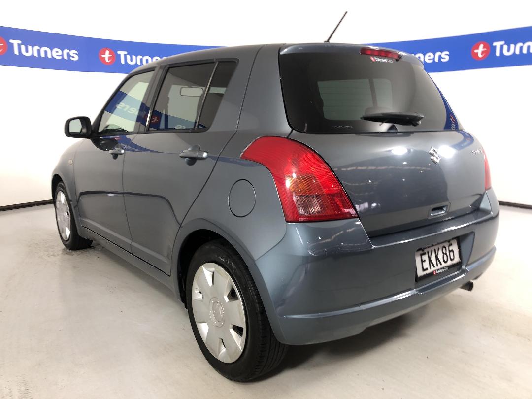 Photo '5' of Suzuki Swift