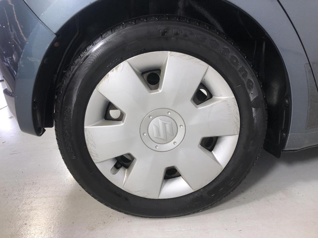 Photo '12' of Suzuki Swift