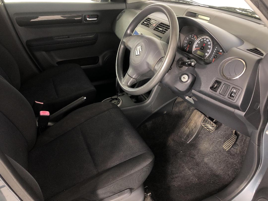 Photo '16' of Suzuki Swift