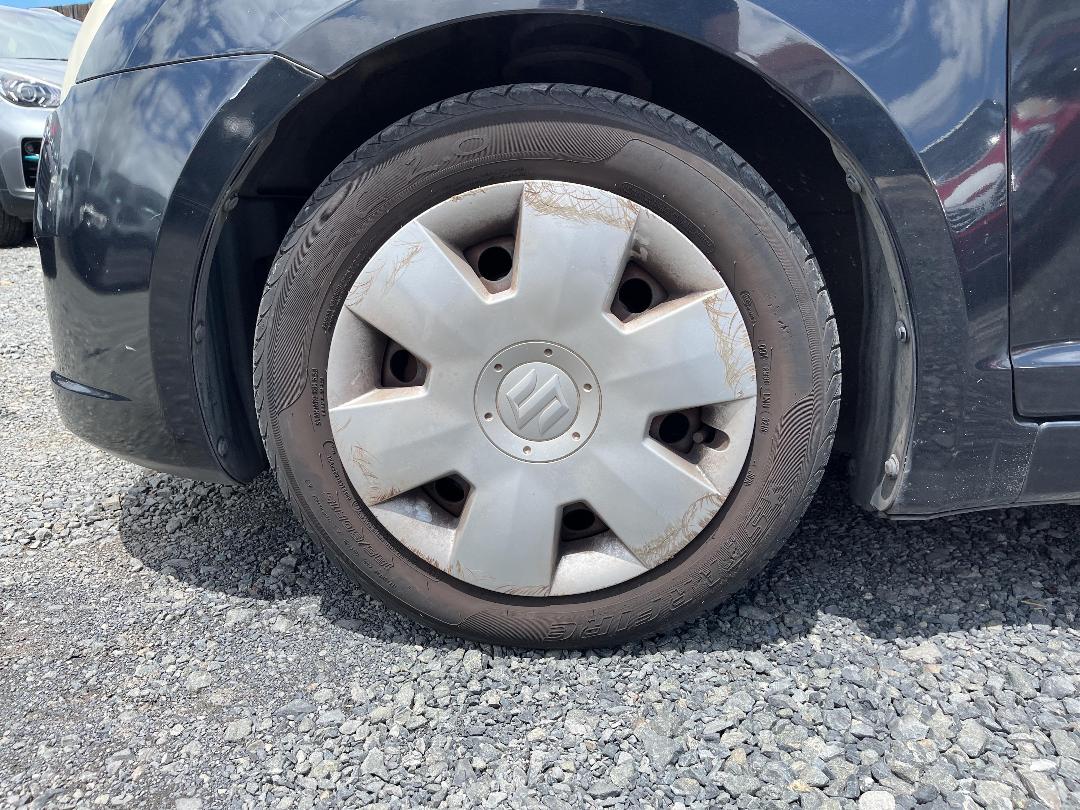 Photo '8' of Suzuki Swift