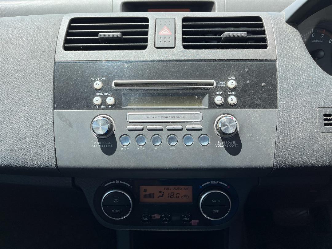 Photo '22' of Suzuki Swift